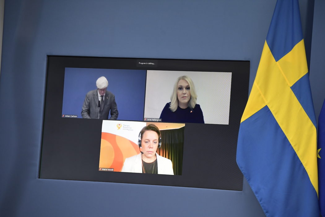 Socialminister Lena Hallengren berättar om en satsning för att få fler att vaccinera sig.