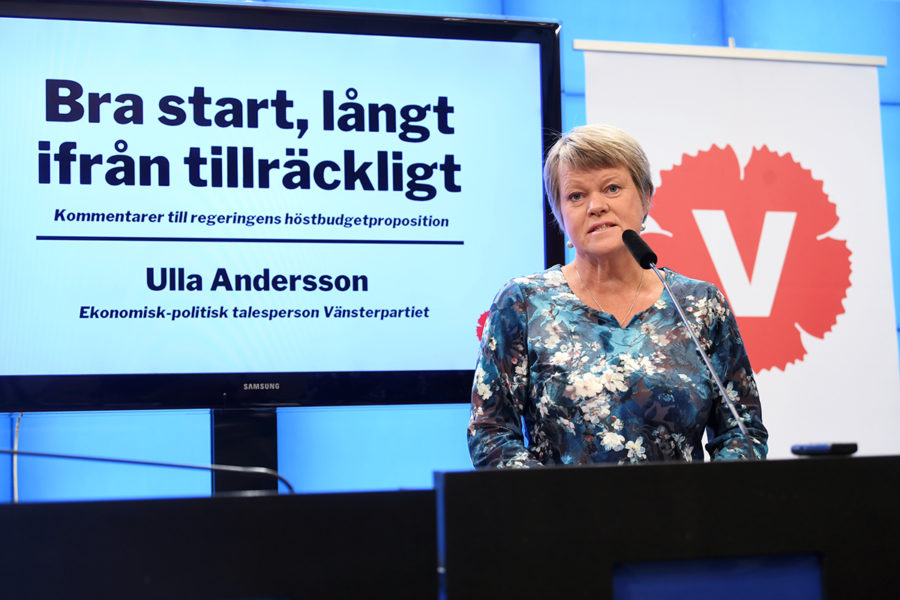 Ulla Andersson, Vänsterpartiets ekonomisk-politiske talesperson, kommenterar budgetpropositionen vid en pressträff i riksdagens presscenter.