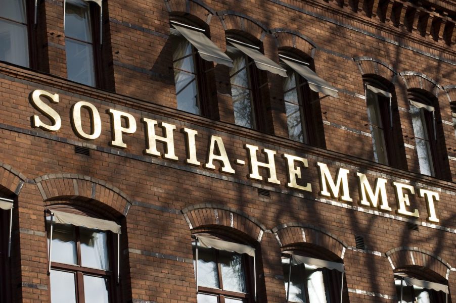 På Sophiahemmet, som är ett av Sveriges äldsta privata sjukhus, finns i dag flera vårdbolag som både tar emot patienter från regionen och från försäkringsbolag.