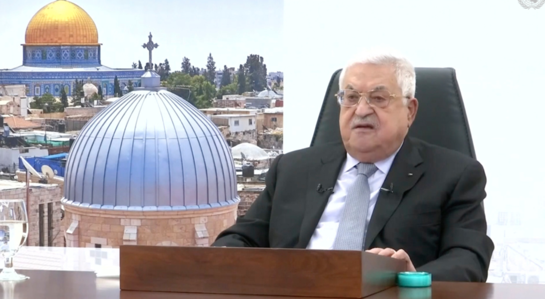 Palestiniernas president Mahmoud Abbas har träffat israeliska ministrar i Ramallah.