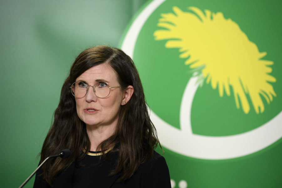 Miljöpartiets språkrör Märta Stenevi vill se över sexualbrottslagstiftningen.