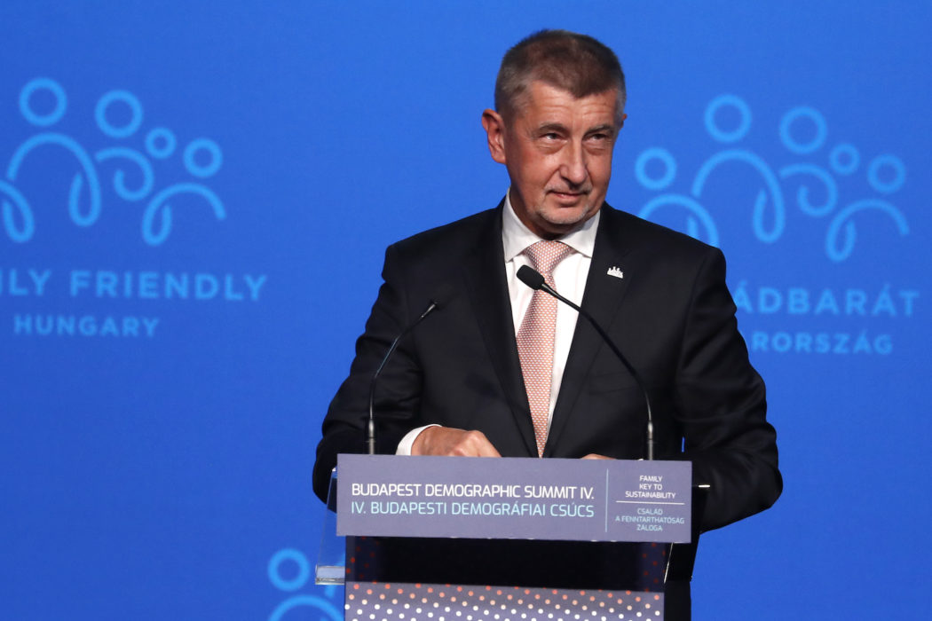 Tjeckiens premiärminister Andrej Babis är en av de som avslöjats i läckan.