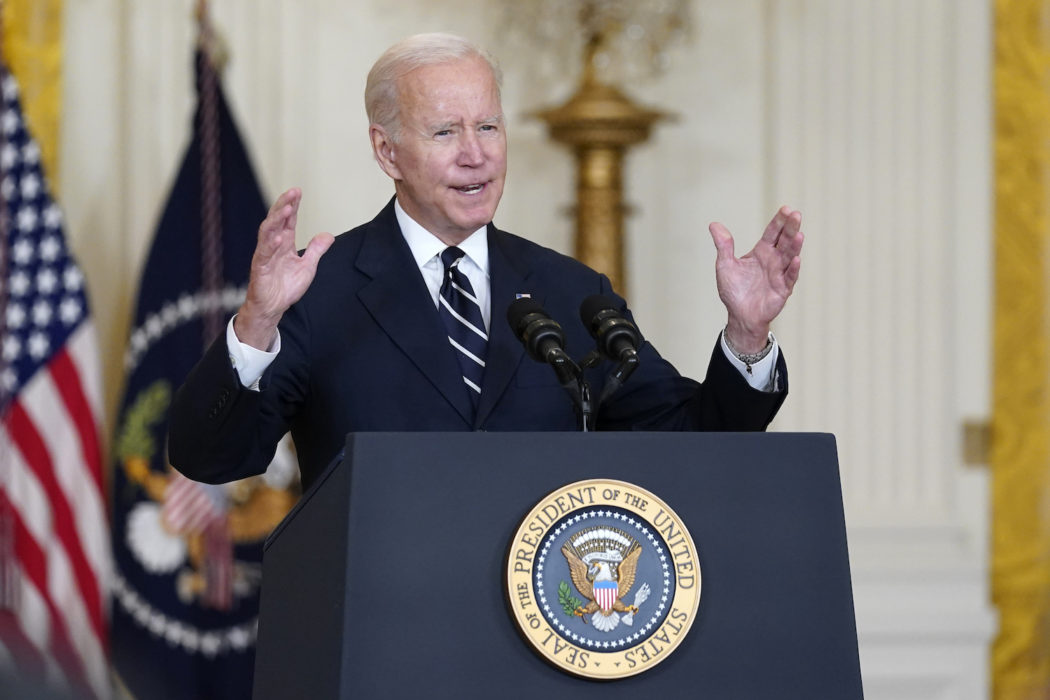 USA:s president Joe Biden försöker bryta dödläge inom sitt parti om reformpaket.