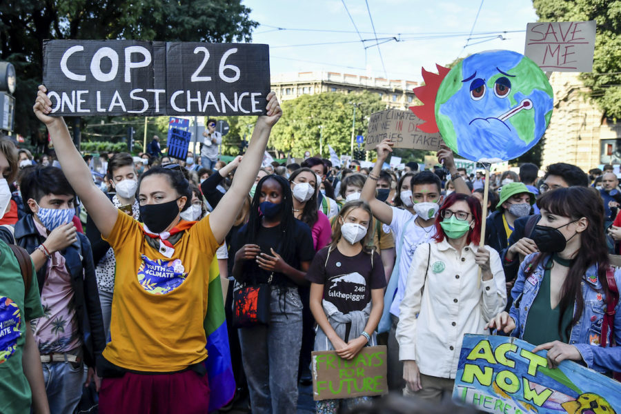 Greta Thunberg och andra klimataktivister demonstrerar i Milano inför FN:s klimatkonferens i Glasgow i november.