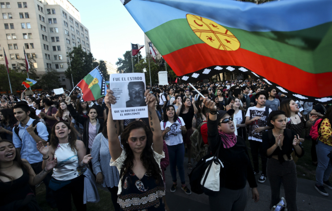 Demonstration i Santiago 2018 mot polisens våld vid protester för ursprungsbefolkningens rättigheter.