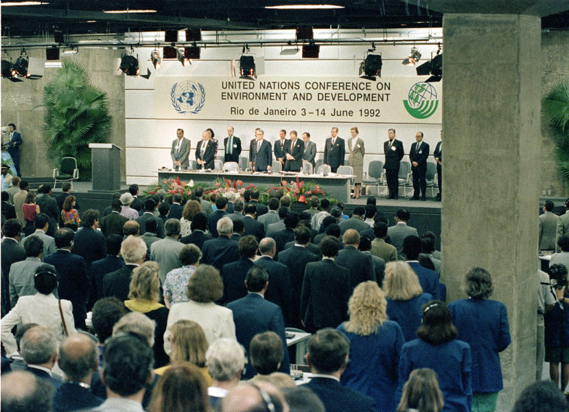 Redan under Riokonferensen 1992 bestämde sig världssamfundet för att stabilisera halterna av växthusgaser i atmosfären på en nivå som förhindrar att mänsklig verksamhet påverkar klimatsystemet på ett farligt sätt.