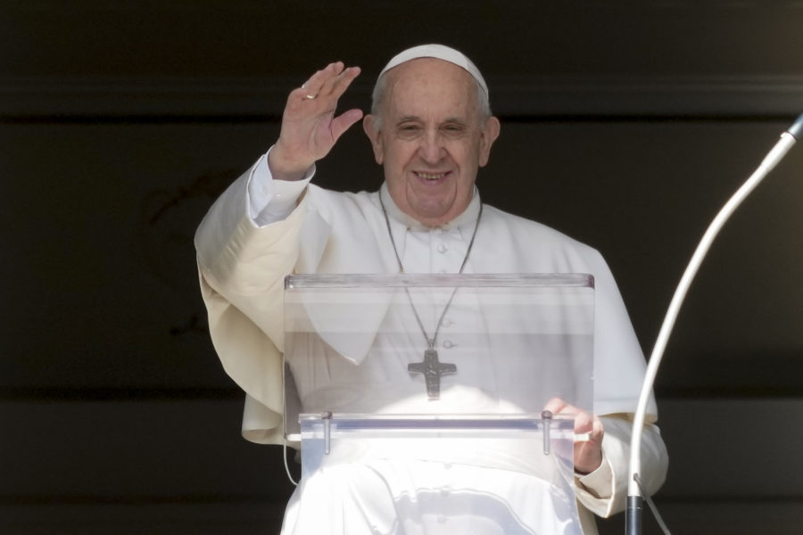 Påven vädjade om en annan hantering av migranter efter söndagsbönen.