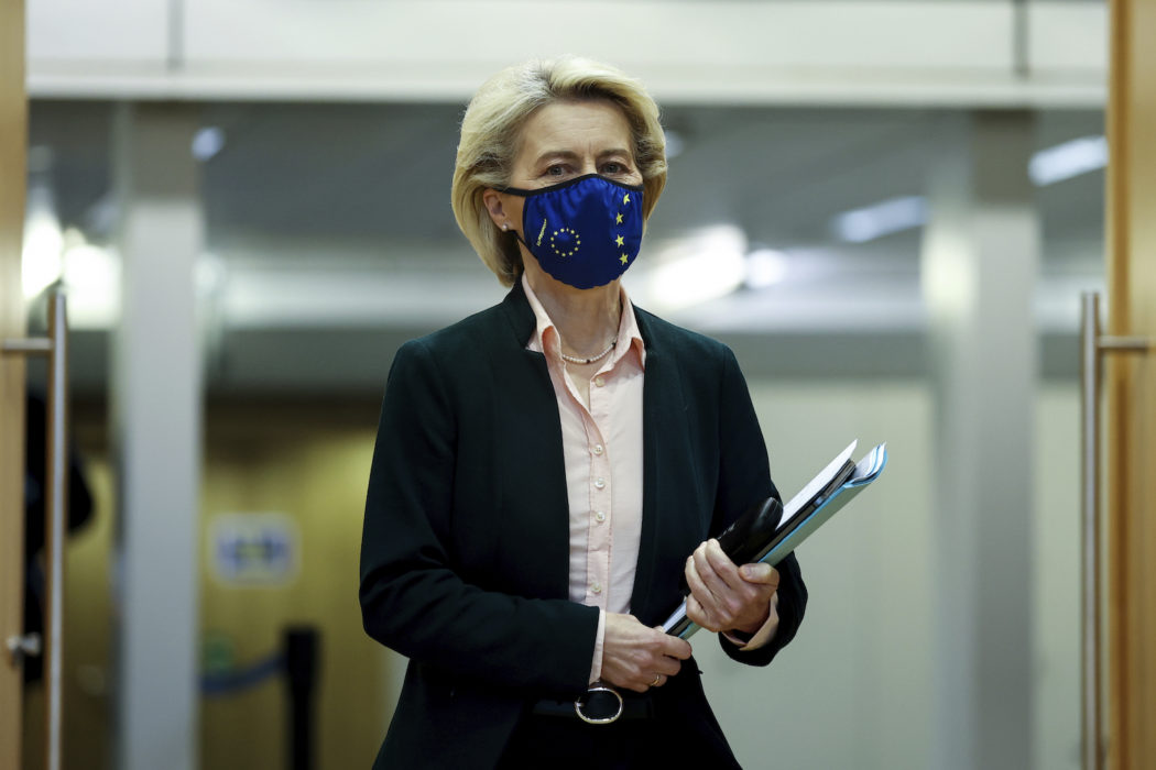 EU-kommissionens ordförande Ursula von der Leyen vill ha rejäla åtaganden från Polen innan några coronastödspengar kan bli aktuella.