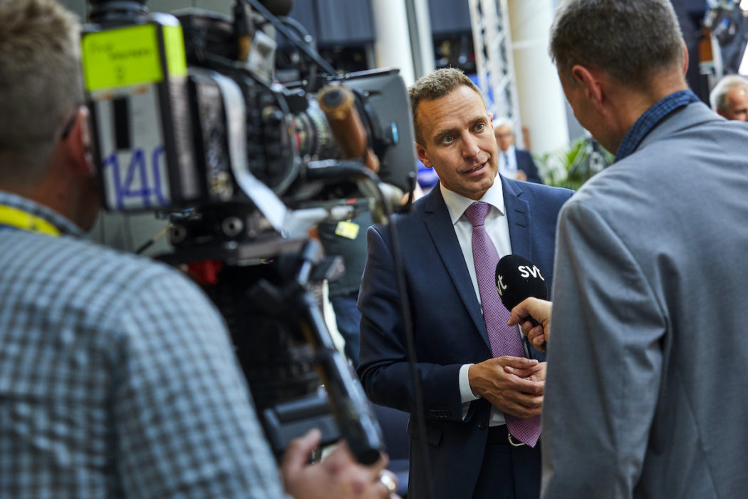 Fler asylsökande ska återvända till sina ursprungsländer, anser Tomas Tobé som på tisdagen la fram sitt förslag till EU:s migrationspolitik.