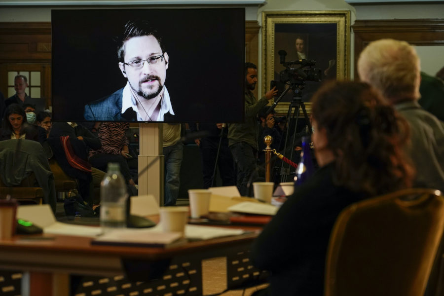 Edward Snowden talade till Julian Assanges försvar vid Belmarsh tribunal i London den 22 oktober.