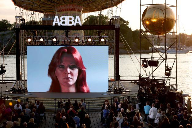 Abba släpper nya låtar vid det världsomspännande eventet Abba Voyage.