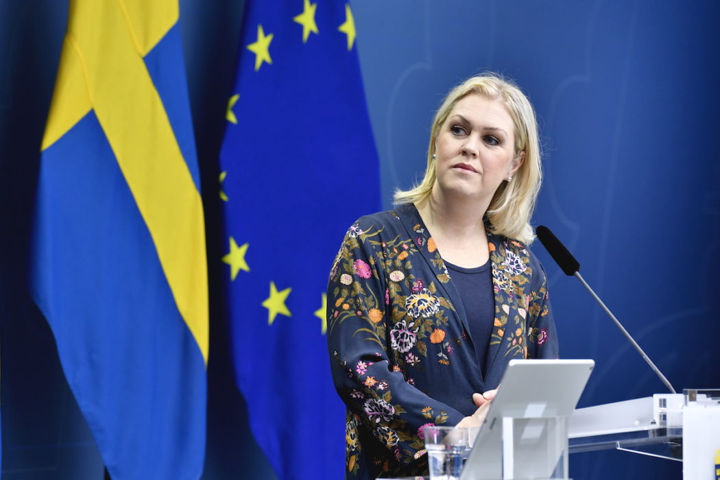 Socialminister Lena Hallengren (S) håller en pressträff om förslag kopplade till pandemilagen.