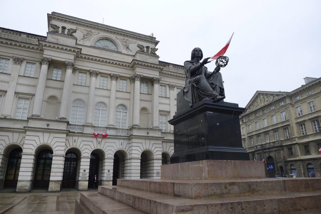 Warszawa är en av städerna som deltar i klimataktionen genom att låta varningsalarmen ljuda över staden.