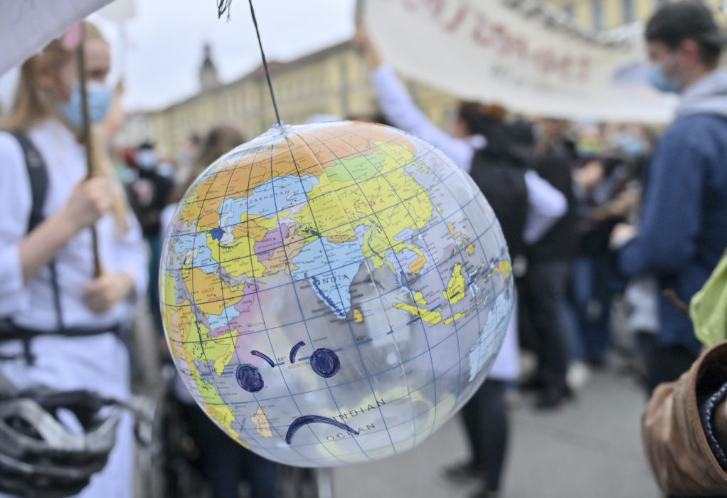 Klimatförändringens effekter kan bli kännbara i stora delar av världen, enligt en ny studie.