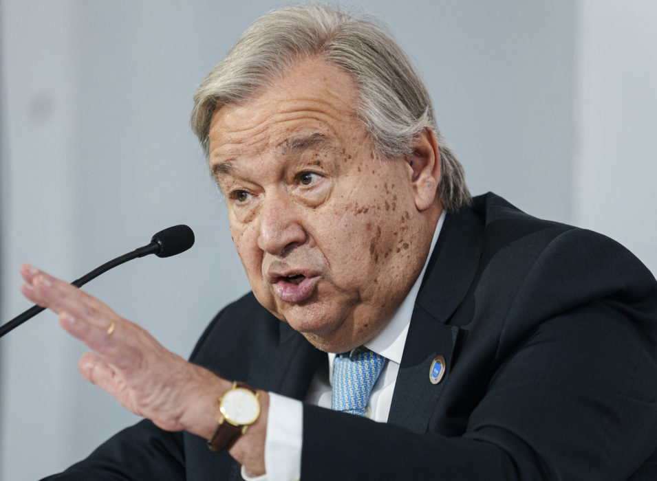 FN:s generalsekreterare Antonio Guterres sade att Cop26 måste bli en vändpunkt.