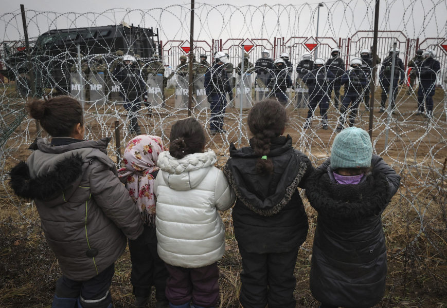 Migranter har fastnat i gränsen mellan Belarus och Polen, Här gränsövergången Kuznitsa, den 17 november.