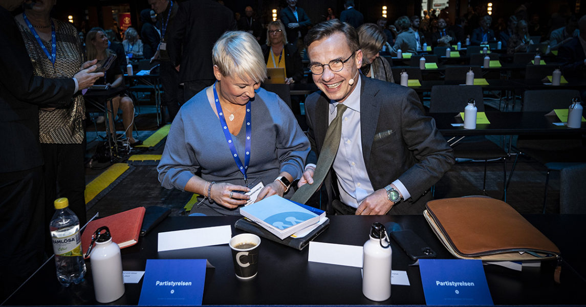 Moderaterna tar Sverigedemokraternas rötter alldeles för lättvindigt, anser Stefan Jakab från Folkliberalerna.