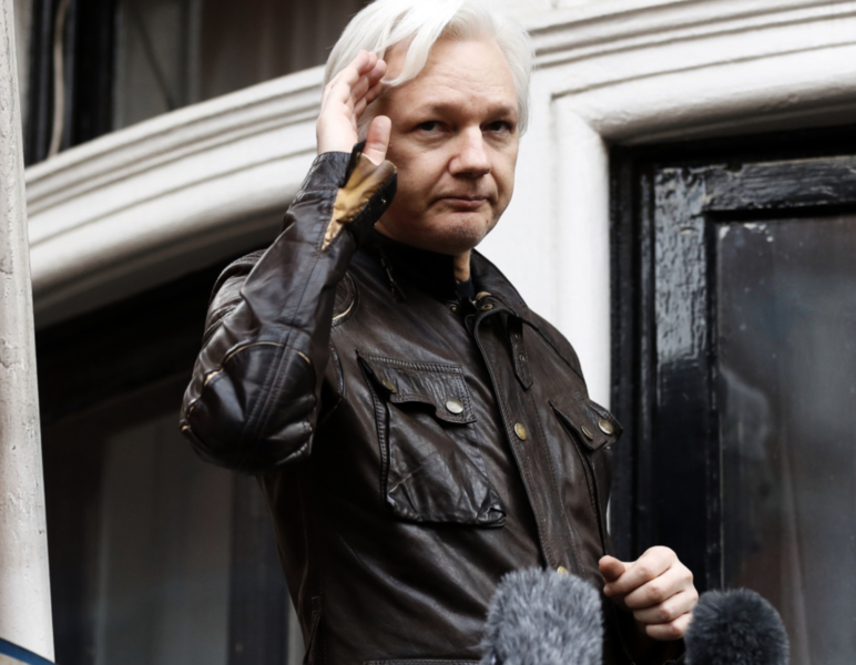 Julian Assange, här på en bild från 2017, får gifta sig med sin flickvän.