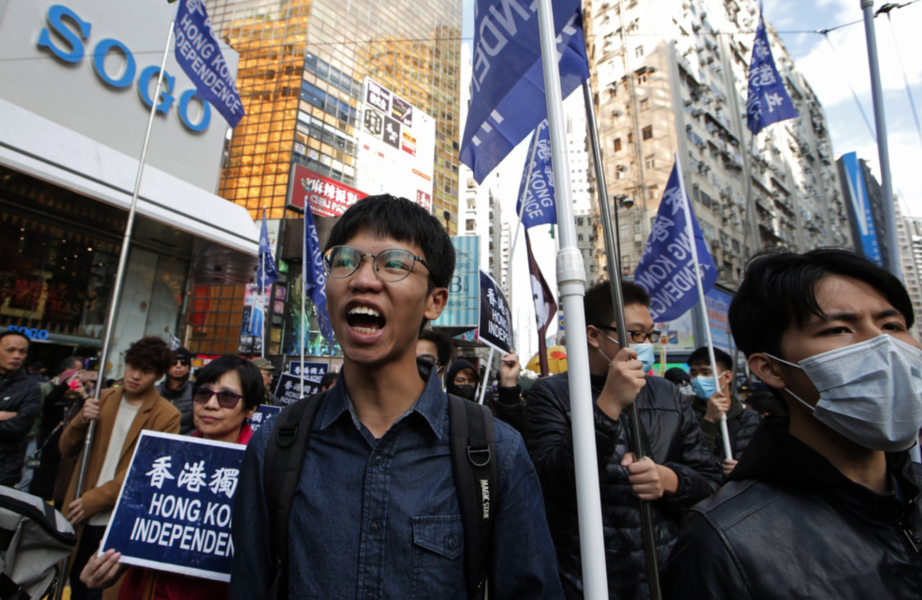 Demokratiaktivisten Tony Chung, fotograferad 2019 under en protest i Hongkong.