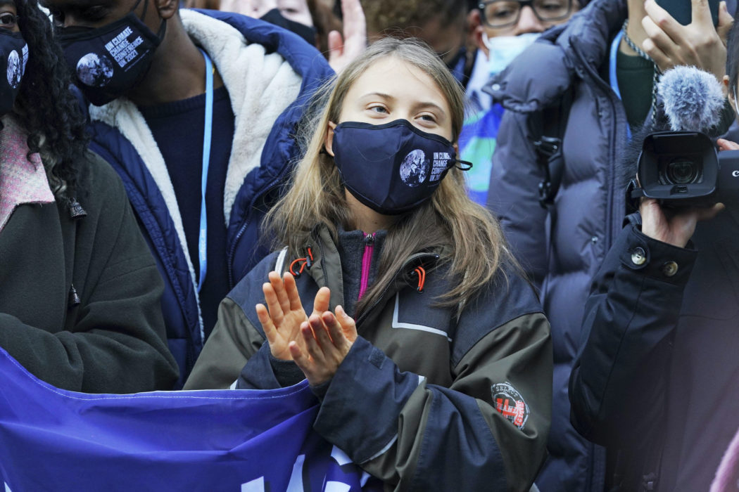 Den svenska klimataktivisten Greta Thunberg under en demonstration i Glasgow.