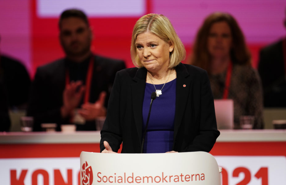 Socialdemokraternas nya partiordförande Magdalena Andersson fick med sig partikongressen på partiledningens politik.