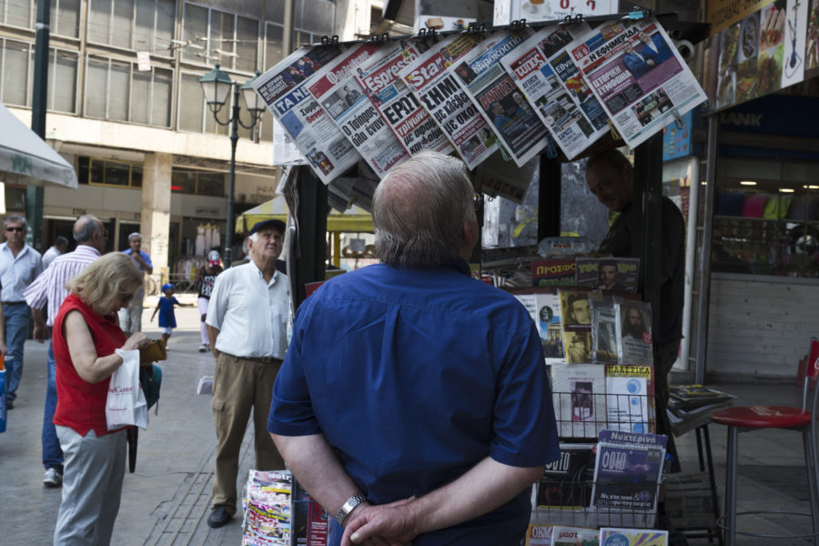 Human Rights Watch varnar för att en ny lag mot falska nyheter i Grekland riskerar att hota pressfriheten.