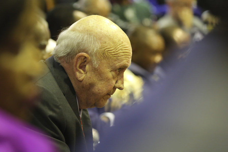 Den sista presidenten under Sydafrikas apartheidstyre, FW de Klerk, har avlidit.