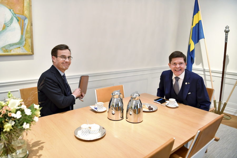  Vänsterpartiets partiledare Nooshi Dadgostar (V) och riksdagens talman Andreas Norlén.