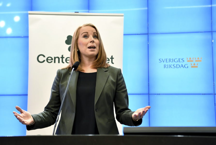 Centerpartiet släpper fram Magdalena Andersson, men stödjer inte hennes budget.