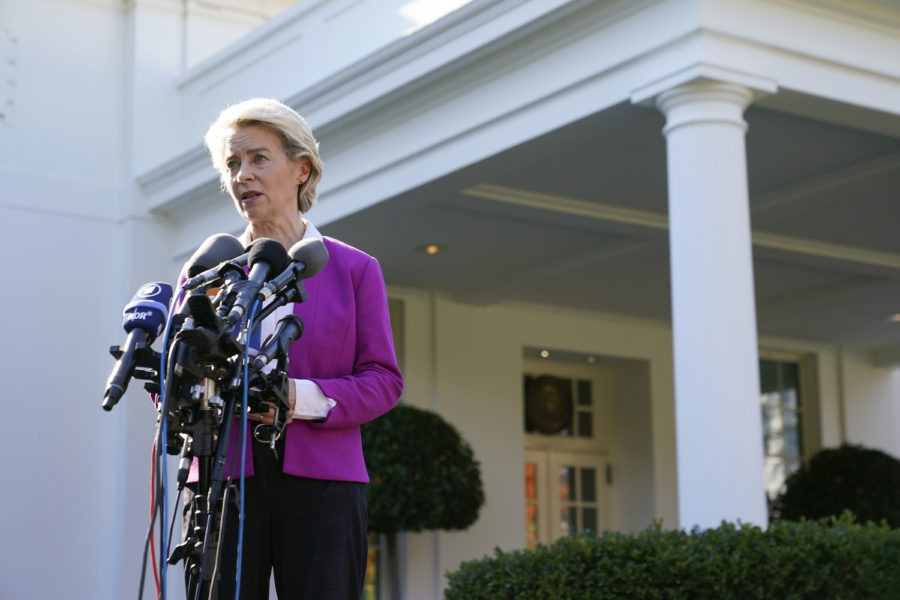 EU-kommissionens ordförande Ursula von der Leyen mötte pressen efter sitt möte med USA:s president Joe Biden i Vita huset.