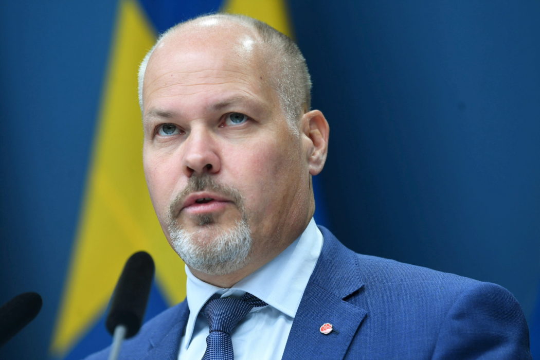 Regeringen och justitie- och migrationsminister Morgan Johansson vill stärka skyddet mot så kallade oskuldskontroller.