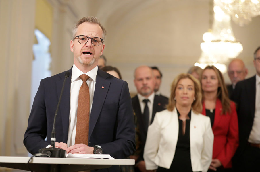 Mikael Damberg, finansminister, talar efter att statsminister Magdalena Andersson (S) presenterat sin nya regering under en pressträff efter regeringsförklaringen i Riksdagen.