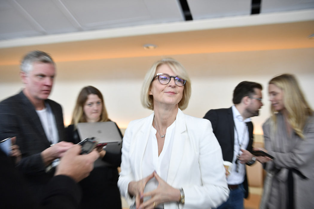 Moderaternas ekonomiskpolitiska talesperson Elisabeth Svantesson intervjuas efter finansutskottets möte i riksdagen.
