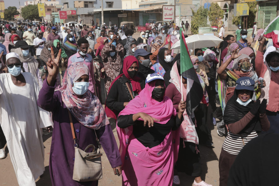 Demonstrationer mot militärregimen i Khartum under lördagen.