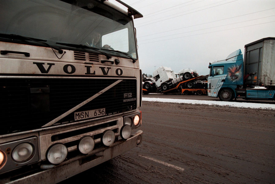 Lastbilstillverkaren Volvo är etta på listan över svenska företag som genererar mest klimatpåverkan.
