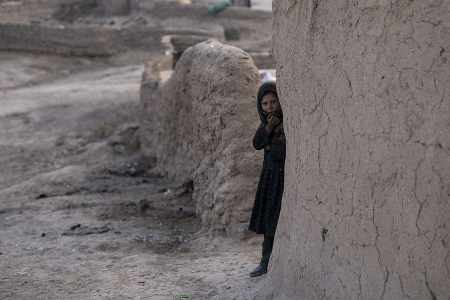 Afghansk flicka i en by nära Herat i Afghanistan.