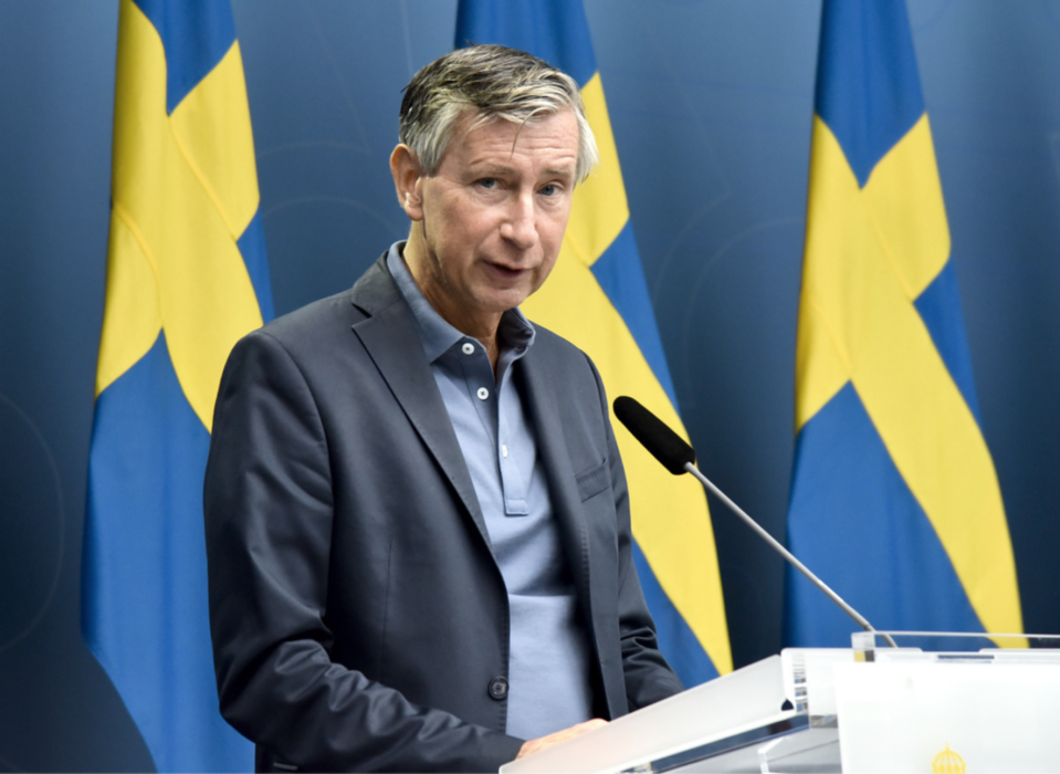 Enligt Sveriges vaccinsamordnare Richard Bergström kan uppdaterade vaccin bli tillgängliga under våren.