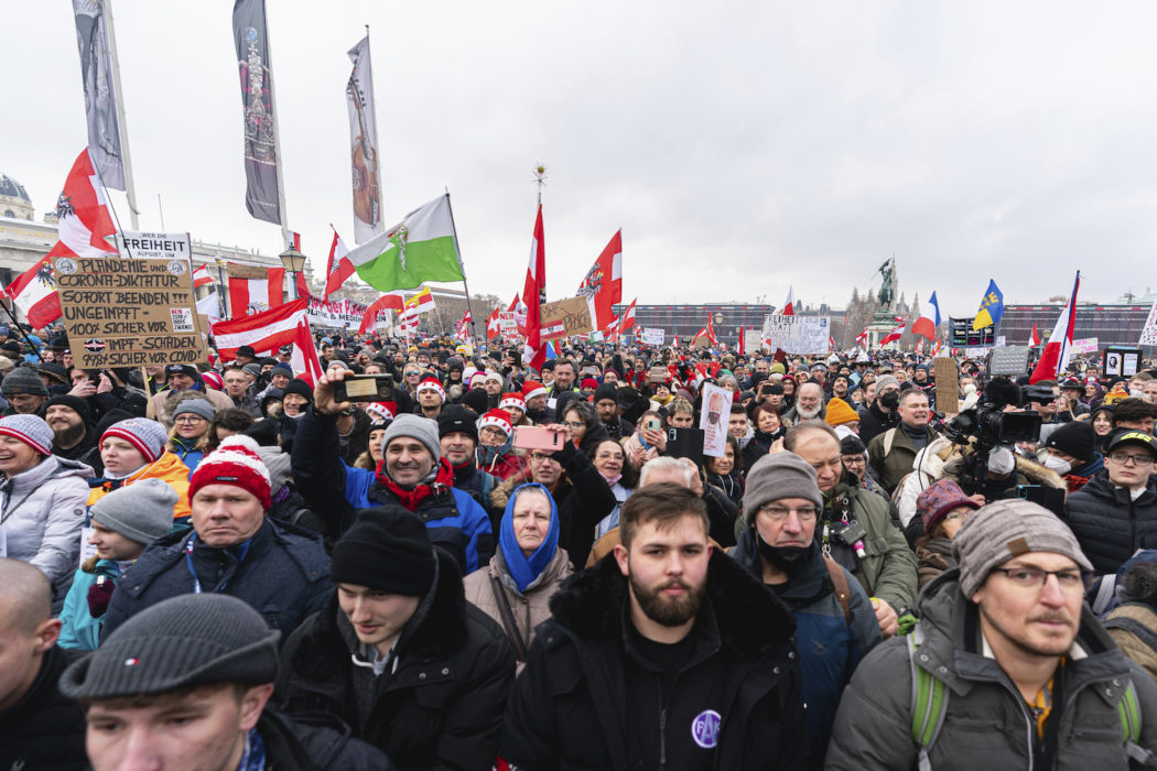 Demonstrationer i Wien mot Österrikes regerings virusrestriktioner.