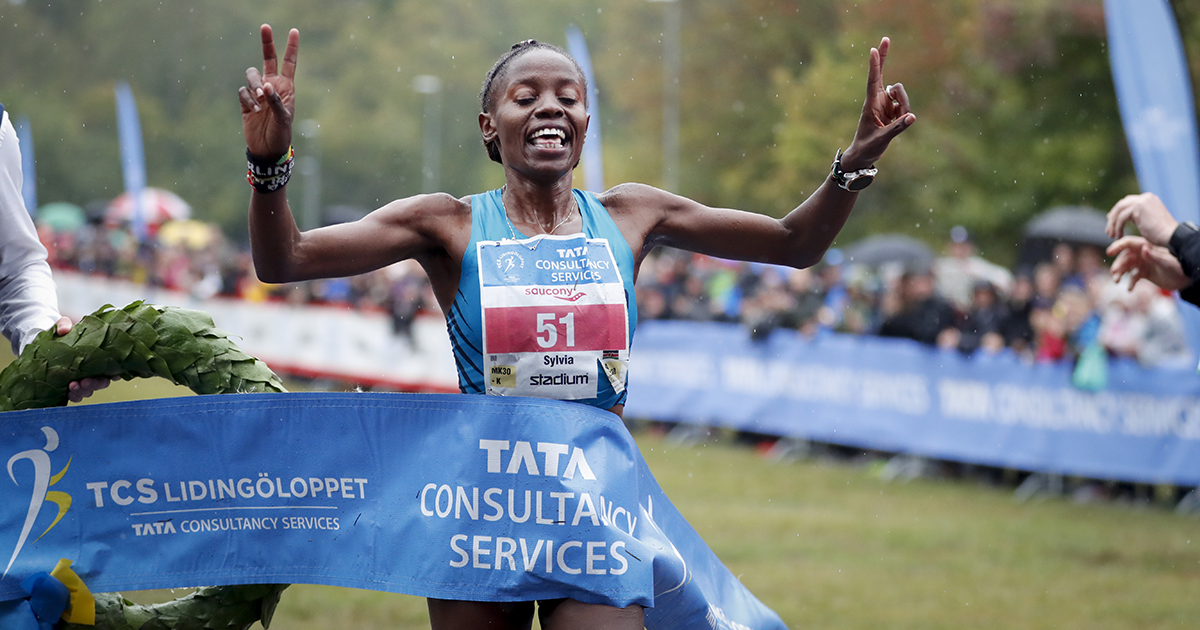 Sylvia Medogu från Köge i Danmark vinner Lidingöloppet 2019.