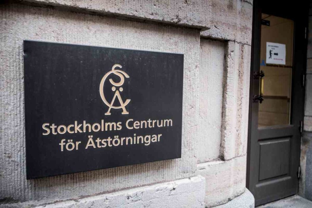 Stora mörkertal kring hur många som är drabbade med anorexia, samt långa köer att få hjälp gör det svårt för drabbade att få behandling.