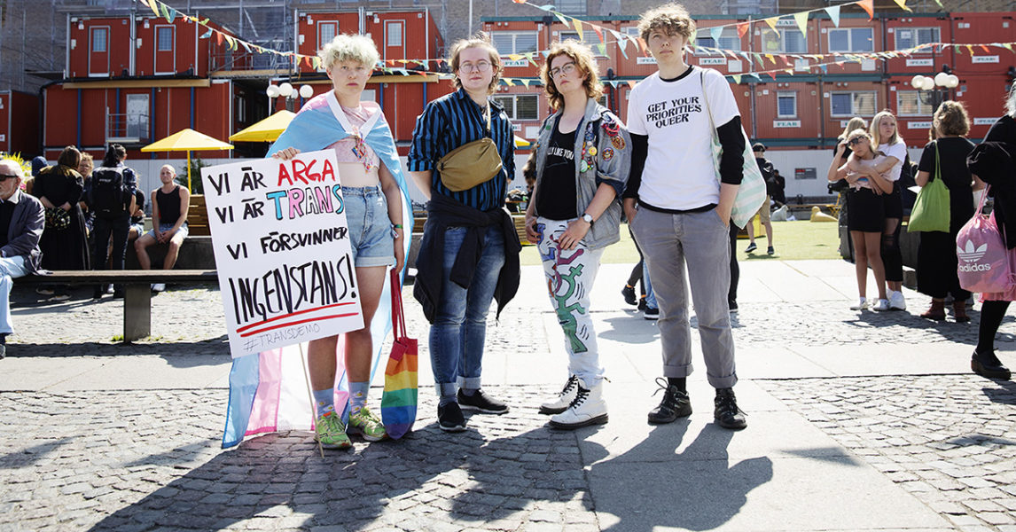 Demonstration på Medborgarplatsen i Stockholm 2019 för en ny könstillhörighetslag.
