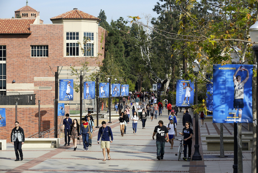 Studenter vid University of Californias campus i Los Angeles.