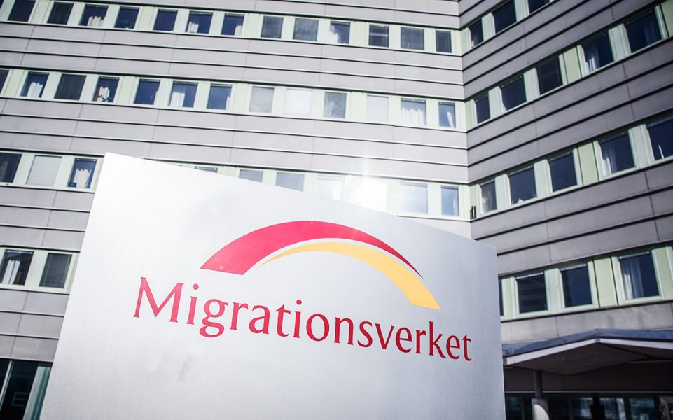 Migrationsverket har presenterat statistik från den gångna året som visar att fler fick arbetstillstånd och att färre sökte asyl.