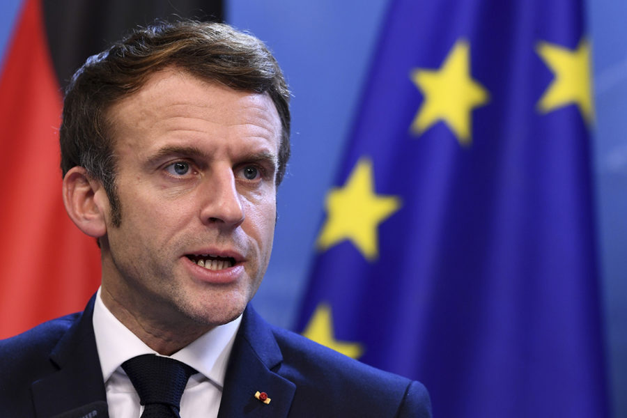 Frankrikes president Emmanuel Macron skräder inte orden när det kommer till att få befolkningen att vaccinera sig.