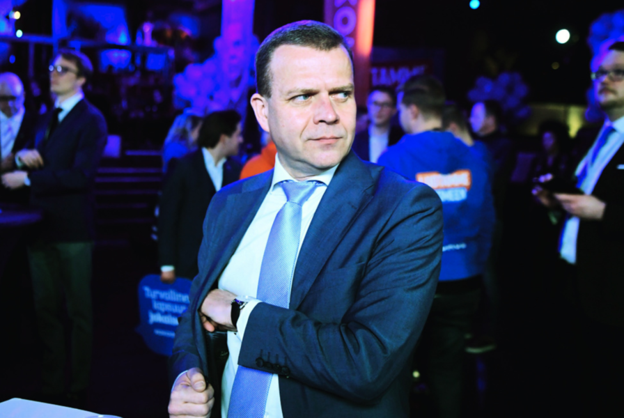 Samlingspartiets ledare Petteri Orpo utropade seger i Finlands första välfärdsområdesval.