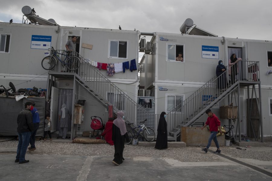 Förhållandena i de grekiska flyktinglägren varierar från dåliga till katastrofala.