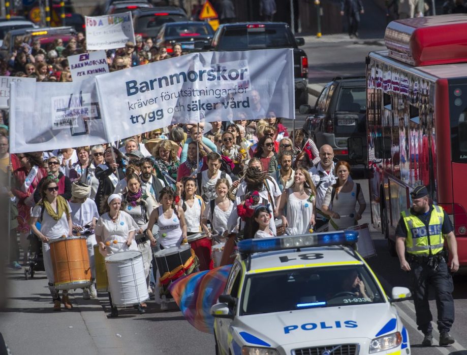 I många år har barnmorskor protesterat mot arbetsförhållanden och i Halland lyckades de få ner arbetstiden
