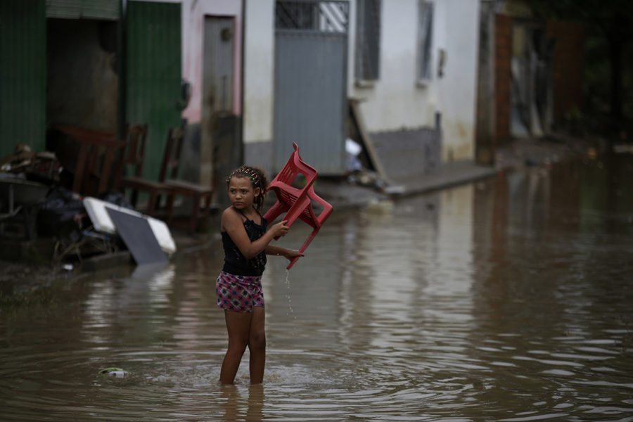 Urbanisering, skogsskövling och gruvdrift har ökat riskerna för översvämning i Brasilien.
