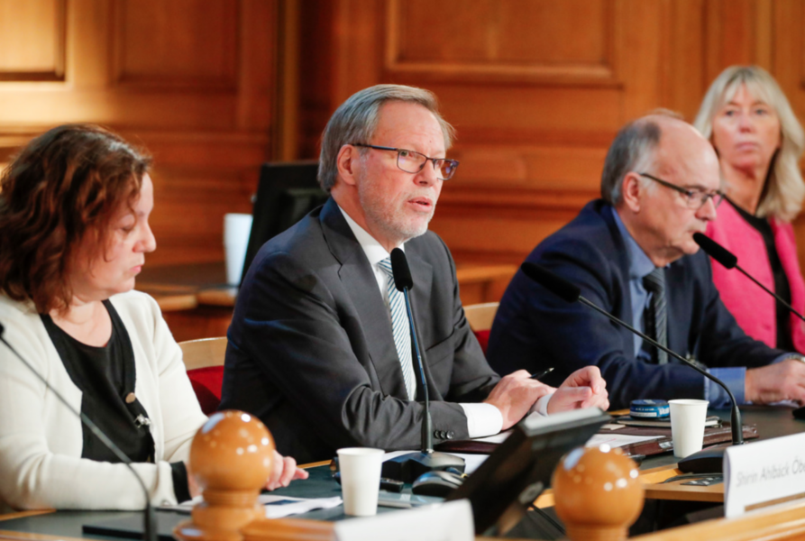 Coronakommissionens ordförande Mats Melin i samband med att kommissionen presenterade sitt andra delbetänkande i riksdagen i höstas.