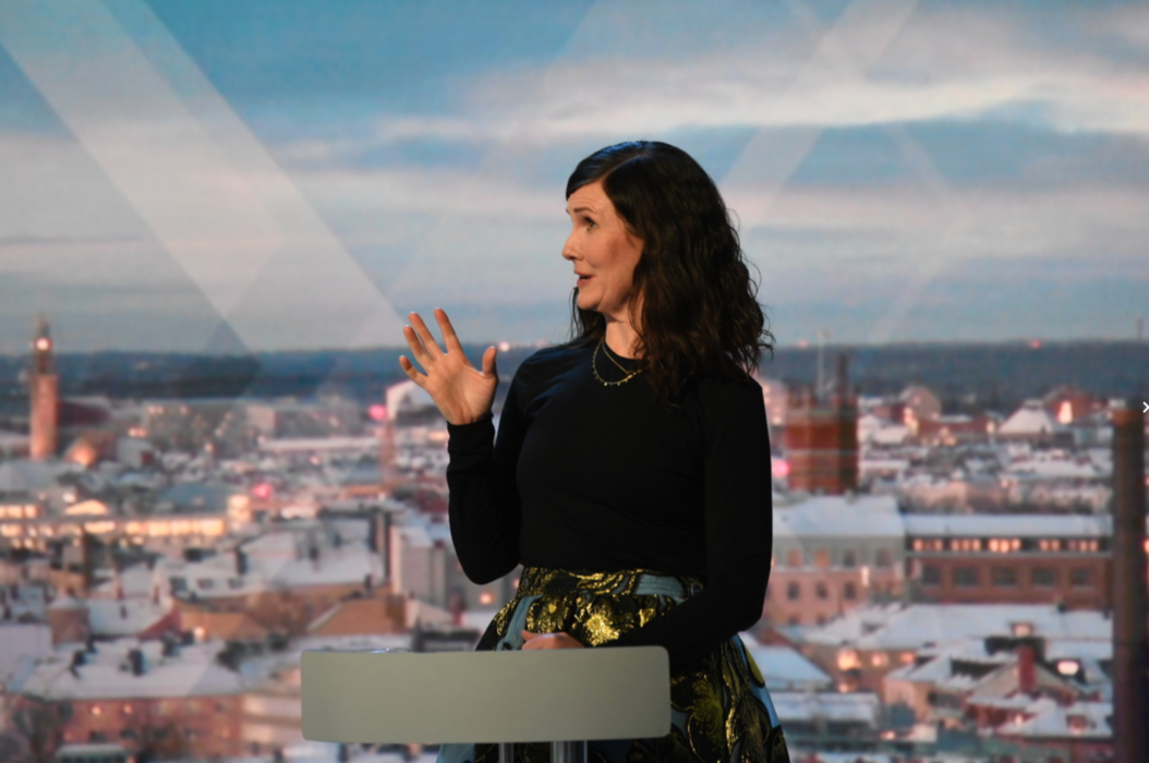 Miljöpartiets språkrör Märta Stenevi (MP) under måndagens partiledardebatt i TV4.